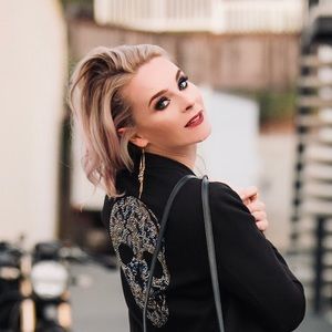 Meet your Posher, Petra